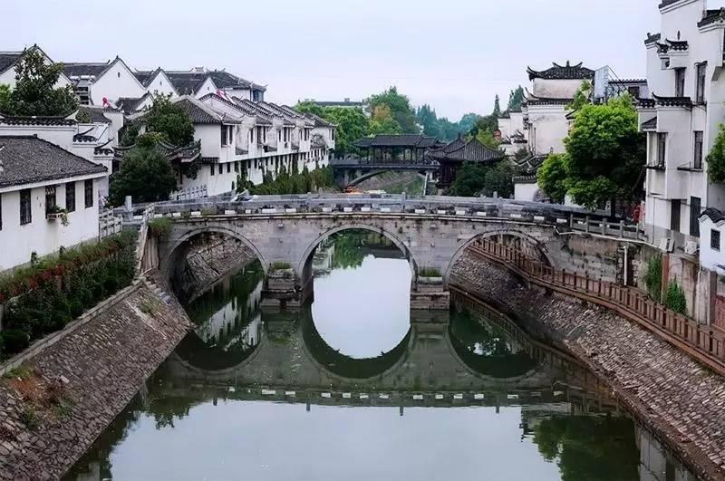 文件夹怎么删也删不掉。文件夹名为asads。游戏画面